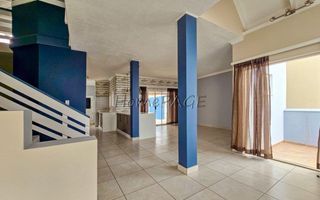 3 Bedroom House For Sale in Long Beach