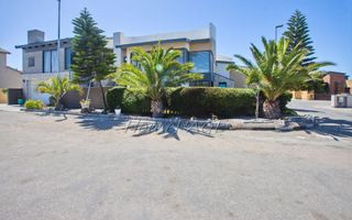 3 Bedroom House For Sale in Mile 4, Swakopmund