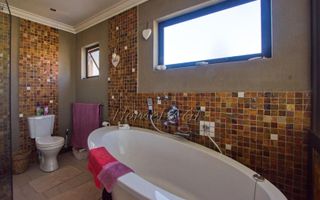 3 Bedroom House For Sale in Mile 4, Swakopmund