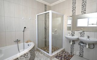 3 Bedroom House To Rent in Tamariskia, Swakopmund