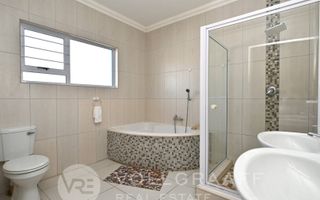 3 Bedroom House To Rent in Tamariskia, Swakopmund