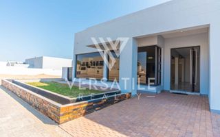 4 Bedroom House For Sale in Dolphin Beach