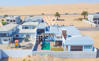 4 Bedroom House For Sale in Dolphin Beach