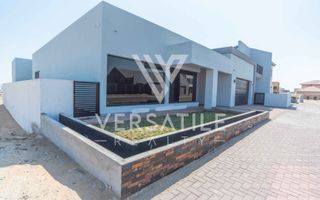 4 Bedroom House For Sale in Dolphin Beach