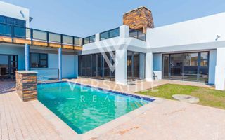 4 Bedroom House For Sale in Dolphin Beach