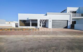 4 Bedroom House For Sale in Dolphin Beach