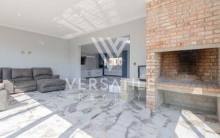 4 Bedroom House For Sale in Dolphin Beach