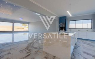 4 Bedroom House For Sale in Dolphin Beach