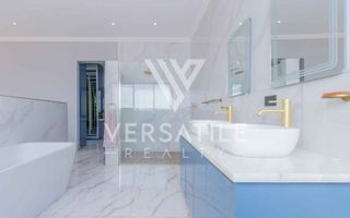 4 Bedroom House For Sale in Dolphin Beach