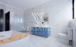 4 Bedroom House For Sale in Dolphin Beach