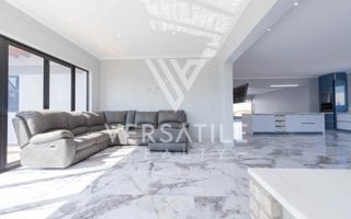 4 Bedroom House For Sale in Dolphin Beach