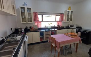 5 Bedroom House For Sale in Meersig