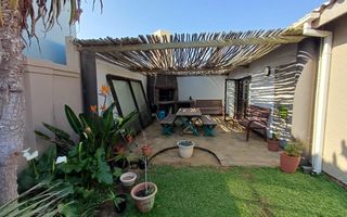 5 Bedroom House For Sale in Meersig