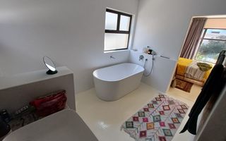 5 Bedroom House For Sale in Meersig