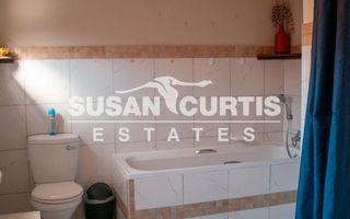 6 Bedroom House For Sale in Walvis Bay Central