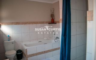 6 Bedroom House For Sale in Walvis Bay Central