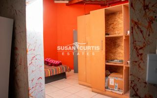 6 Bedroom House For Sale in Walvis Bay Central