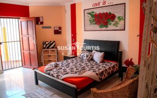 6 Bedroom House For Sale in Walvis Bay Central