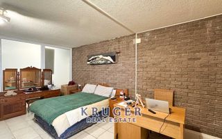3 Bedroom House For Sale in Henties Bay Central, Henties Bay