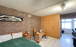 3 Bedroom House For Sale in Henties Bay Central, Henties Bay