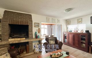 3 Bedroom House For Sale in Henties Bay Central, Henties Bay