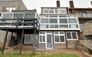 3 Bedroom House For Sale in Henties Bay Central, Henties Bay