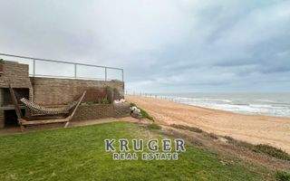 3 Bedroom House For Sale in Henties Bay Central, Henties Bay