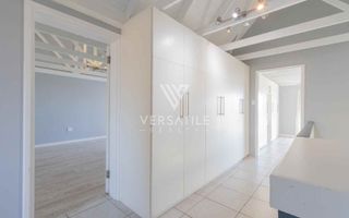 3 Bedroom House For Sale in Long Beach