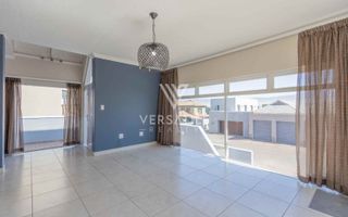 3 Bedroom House For Sale in Long Beach
