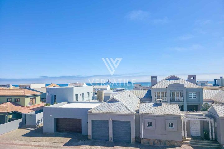 3 Bedroom House For Sale in Long Beach