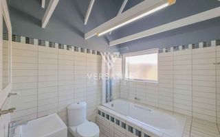 3 Bedroom House For Sale in Long Beach