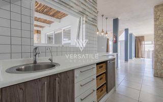 3 Bedroom House For Sale in Long Beach