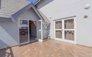 3 Bedroom House For Sale in Long Beach