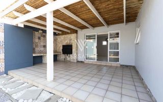3 Bedroom House For Sale in Long Beach