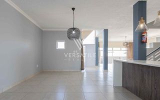 3 Bedroom House For Sale in Long Beach