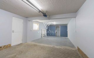 3 Bedroom House For Sale in Long Beach