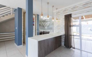 3 Bedroom House For Sale in Long Beach