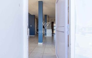 3 Bedroom House For Sale in Long Beach