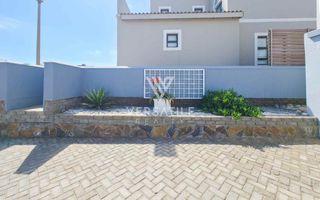 3 Bedroom House For Sale in Long Beach