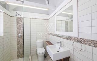 3 Bedroom House For Sale in Long Beach