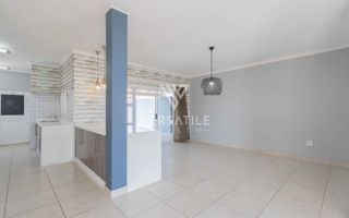 3 Bedroom House For Sale in Long Beach