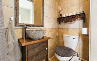4 Bedroom House For Sale in Long Beach