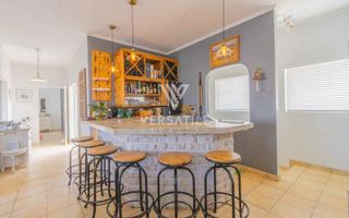 4 Bedroom House For Sale in Long Beach