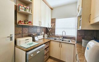 4 Bedroom House For Sale in Long Beach