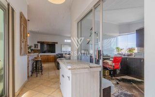 4 Bedroom House For Sale in Long Beach