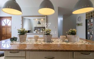 4 Bedroom House For Sale in Long Beach