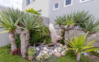 4 Bedroom House For Sale in Long Beach