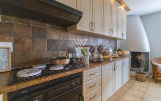 4 Bedroom House For Sale in Long Beach