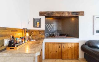 4 Bedroom House For Sale in Long Beach