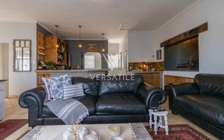 4 Bedroom House For Sale in Long Beach